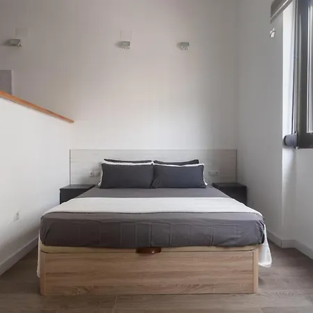 Exclusivos Lofts En Plaza Del Ayuntamiento Apartment *